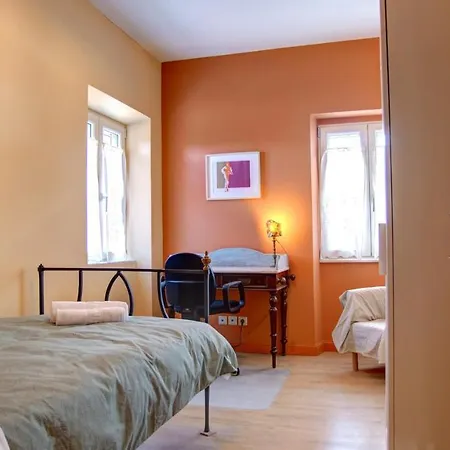 Heron's Path Ii Daire *