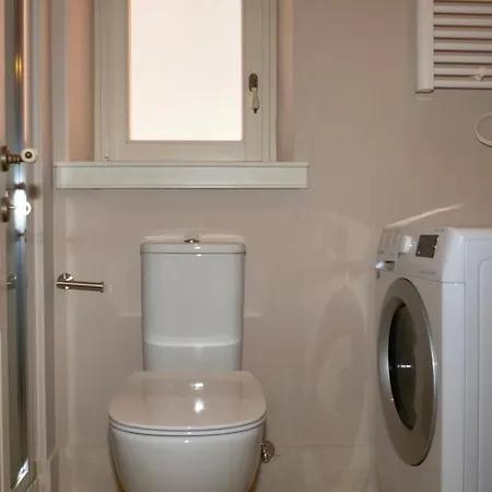 Heron's Path Ii Daire