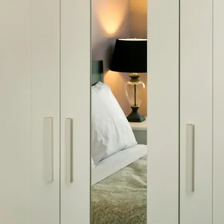 Heron's Path Ii Daire *